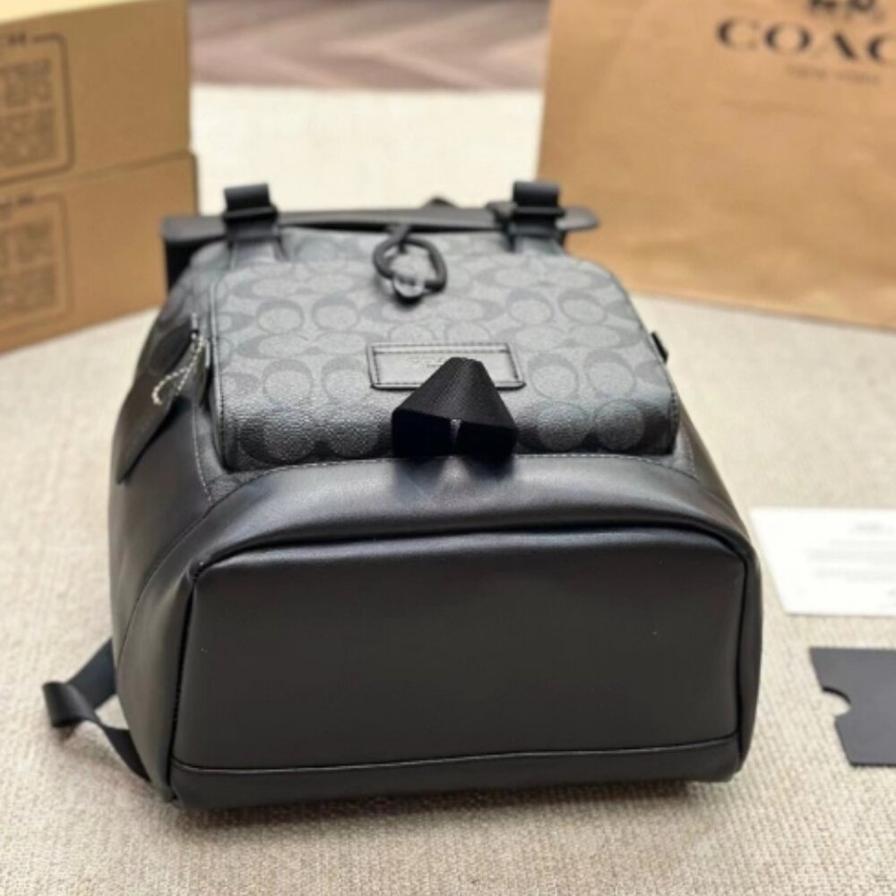 COACH backpack - Picture 4 of 10